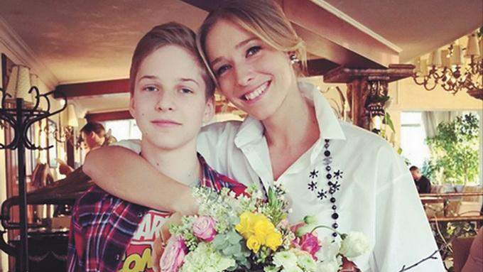 Катя Осадчая опубликовала трогательное фото со взрослым сыном