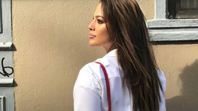 Модель Ешлі Грем показала обличчя без макіяжу: фото Модель Ешлі Грем показала обличчя без макіяжу: фото