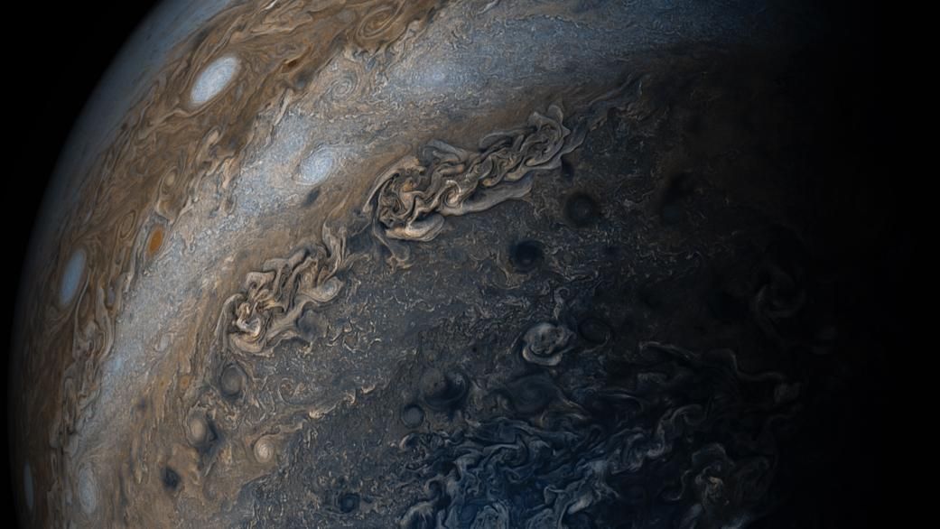 "Нить жемчуга" в космосе: NASA зафиксировало удивительное явление на Юпитере