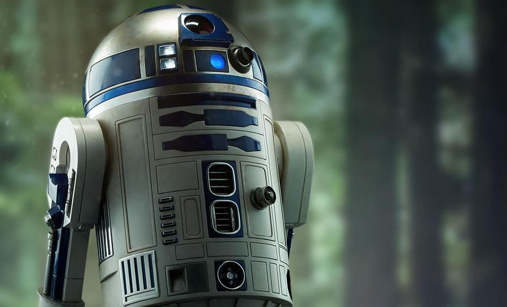 Известного робота R2-D2 из "Звездных войн" продали за почти 3 миллиона долларов