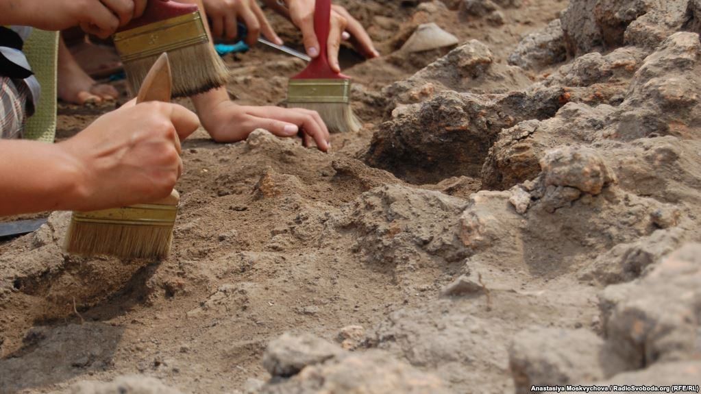 В самом центре Мехико археологи нашли башню из черепов