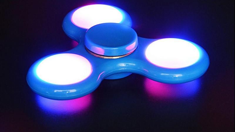 У США загорілися спінери під час зарядження У США загорілися спінери під час зарядження