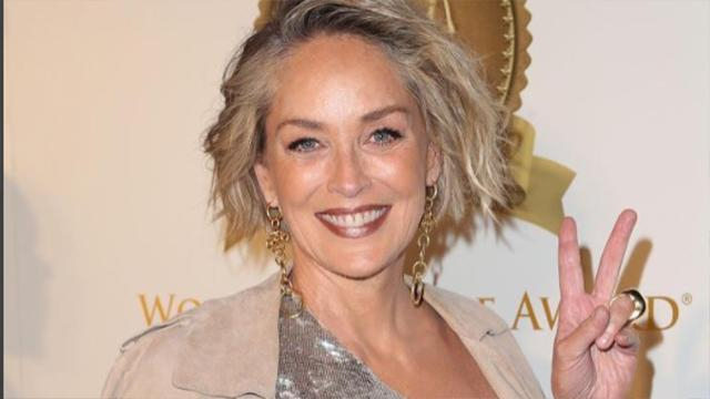 59-летняя Шэрон Стоун показала великолепную фигуру в купальнике