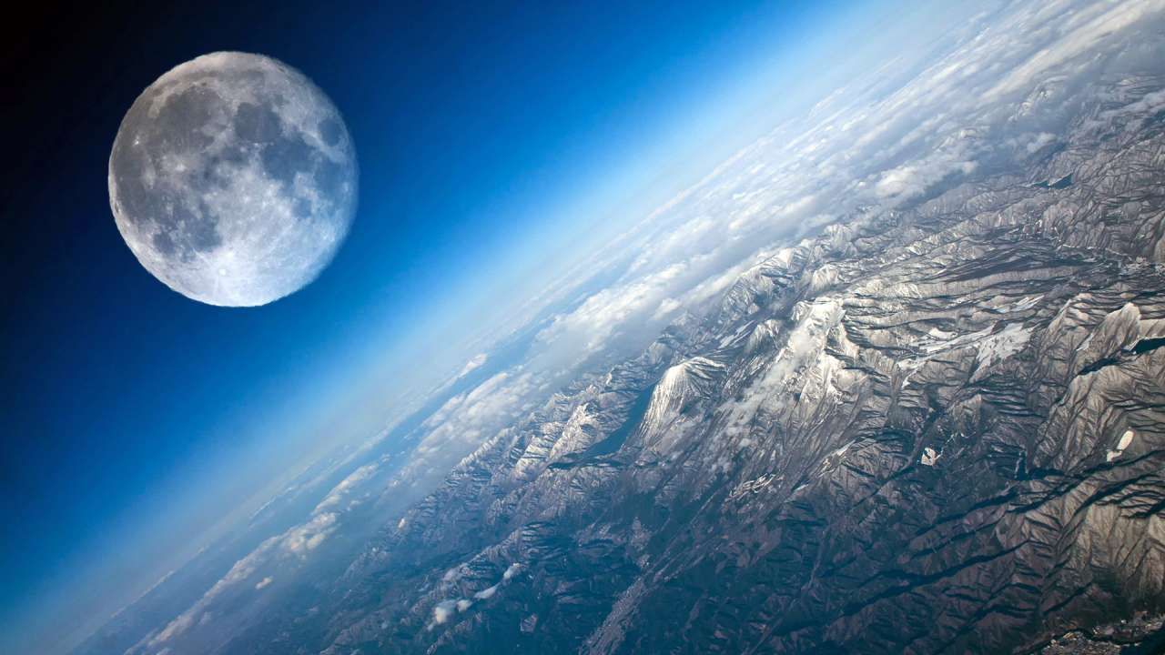 Какого цвета Луна на самом деле: исследование ученых