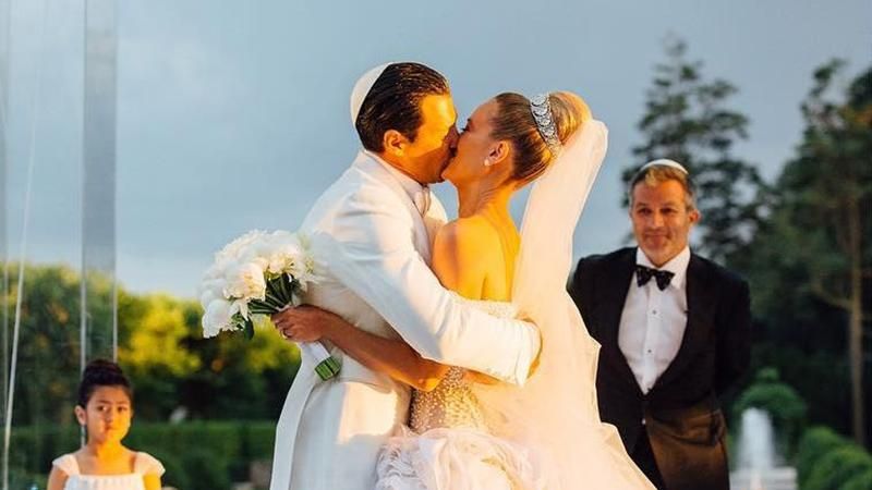 Весілля "Холостяка" Максима Чмерковського: з’явилися нові фото Весілля "Холостяка" Максима Чмерковського: з’явилися нові фото