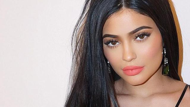 Кайли Дженнер показала фигуру в белье: фото