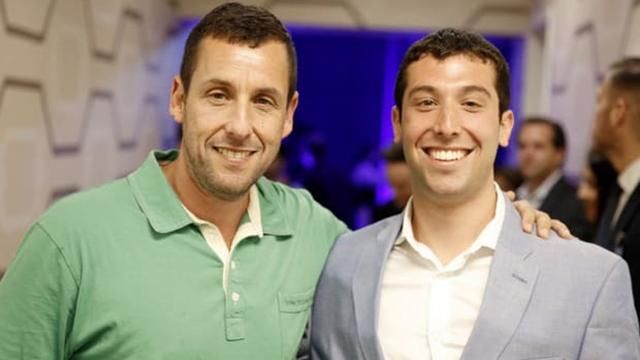 10 зірок, які зустрілися зі своїми двійниками: вражаюча схожість 10 зірок, які зустрілися зі своїми двійниками: вражаюча схожість