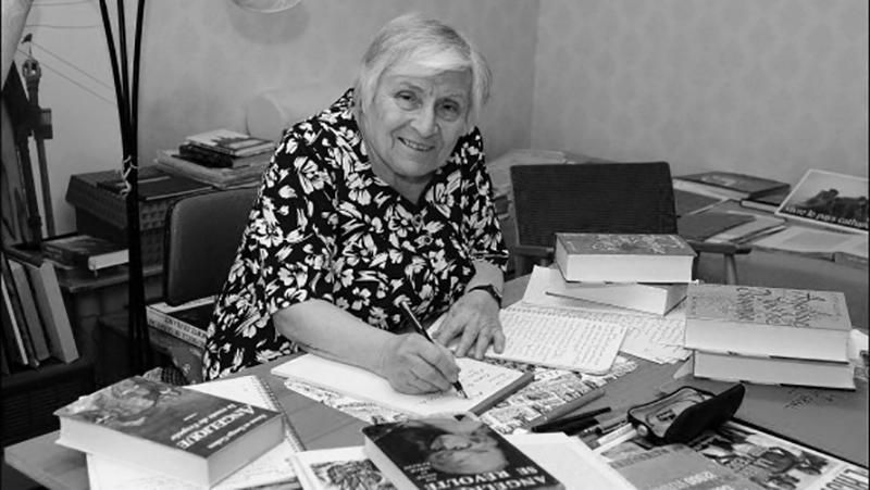 Умерла известная французская писательница, создавшая романы об Анжелике Умерла известная французская писательница, создавшая романы об Анжелике