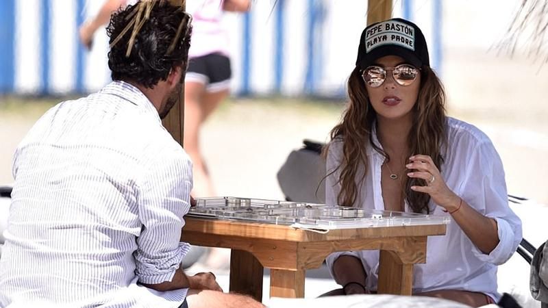 Єва Лонгорія показала фігуру на відпочинку в Іспанії: фото Єва Лонгорія показала фігуру на відпочинку в Іспанії: фото