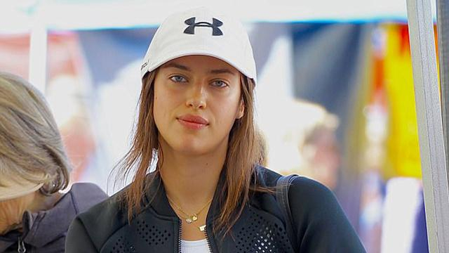 Ирина Шейк засветила лицо маленькой дочери во время прогулки: фото