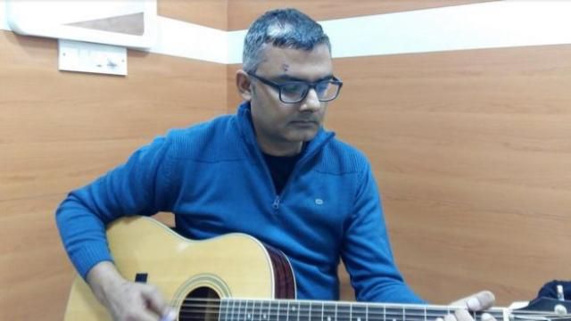 Під час операції на мозок індієць грав на гітарі