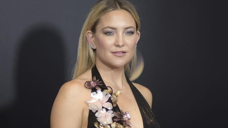 Голливудская актриса сбрила свои роскошные волосы: фото