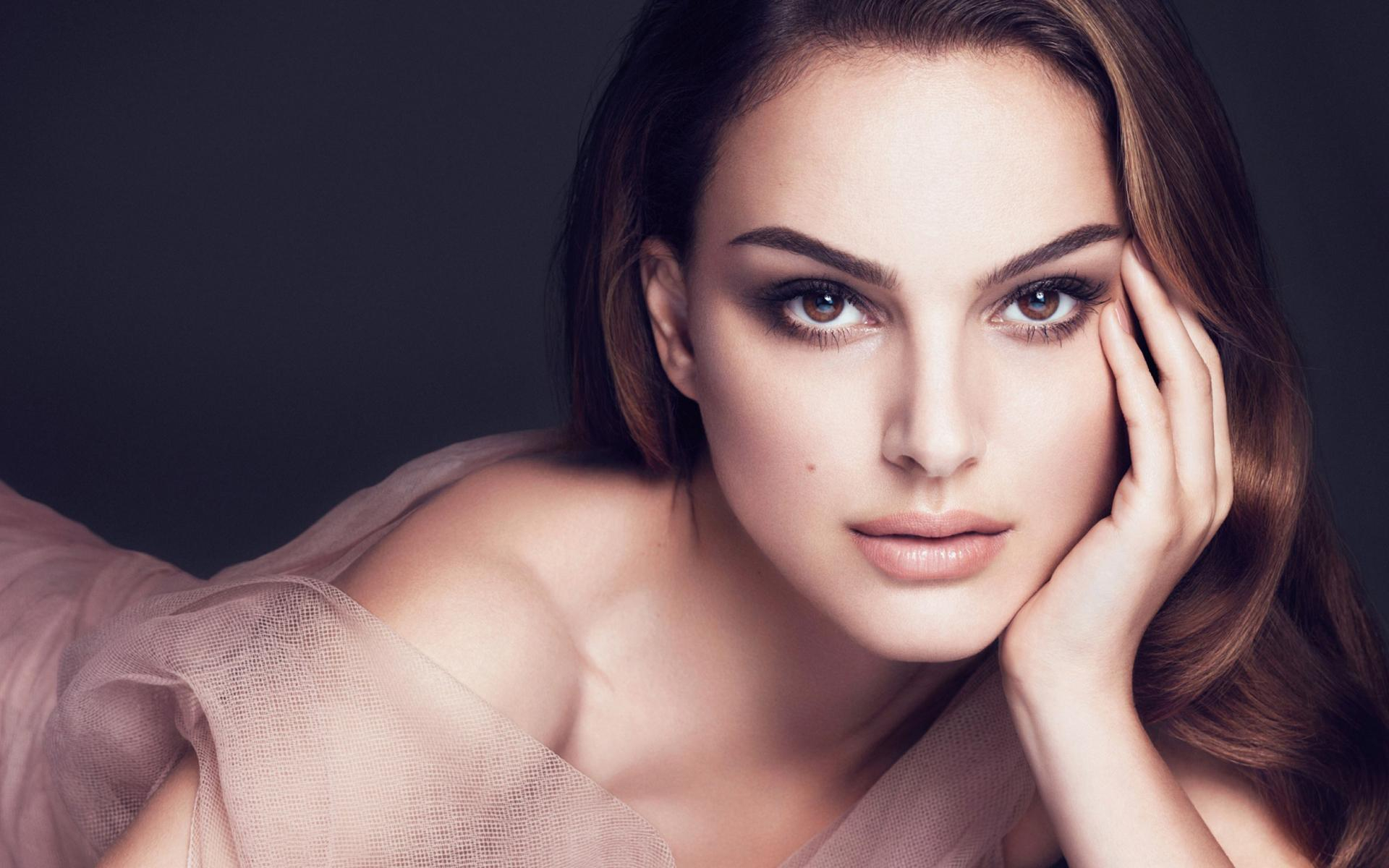 Утонченная и сексуальная Натали Портман снялась для кампейна Miss Dior