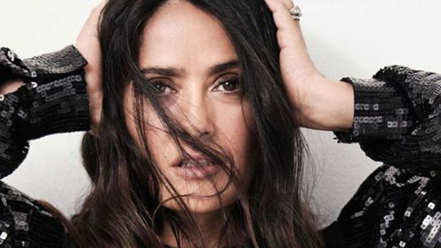 50-летняя Сальма Хайек показала великолепную фигуру в смелых образах: фото