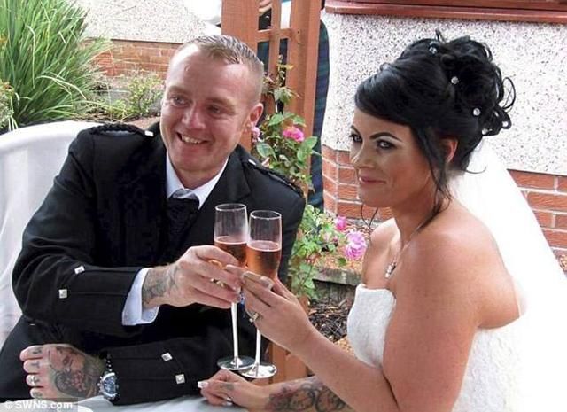 Подружжя кардинально схудло, щоб вдруге відсвяткувати весілля заради кращих фото Подружжя кардинально схудло, щоб вдруге відсвяткувати весілля заради кращих фото