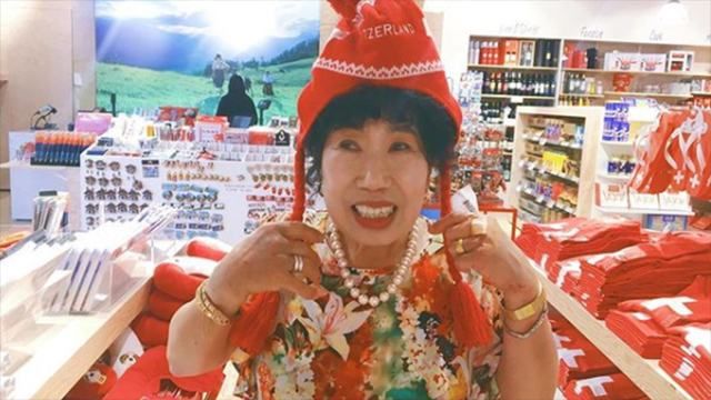 71-летняя женщина стала звездой сети благодаря сумасшедшим фото 71-летняя женщина стала звездой сети благодаря сумасшедшим фото