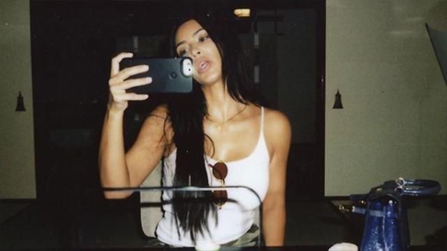 Кім Кардашян тягнуть до суду і вимагають 100 мільйонів доларів Кім Кардашян тягнуть до суду і вимагають 100 мільйонів доларів