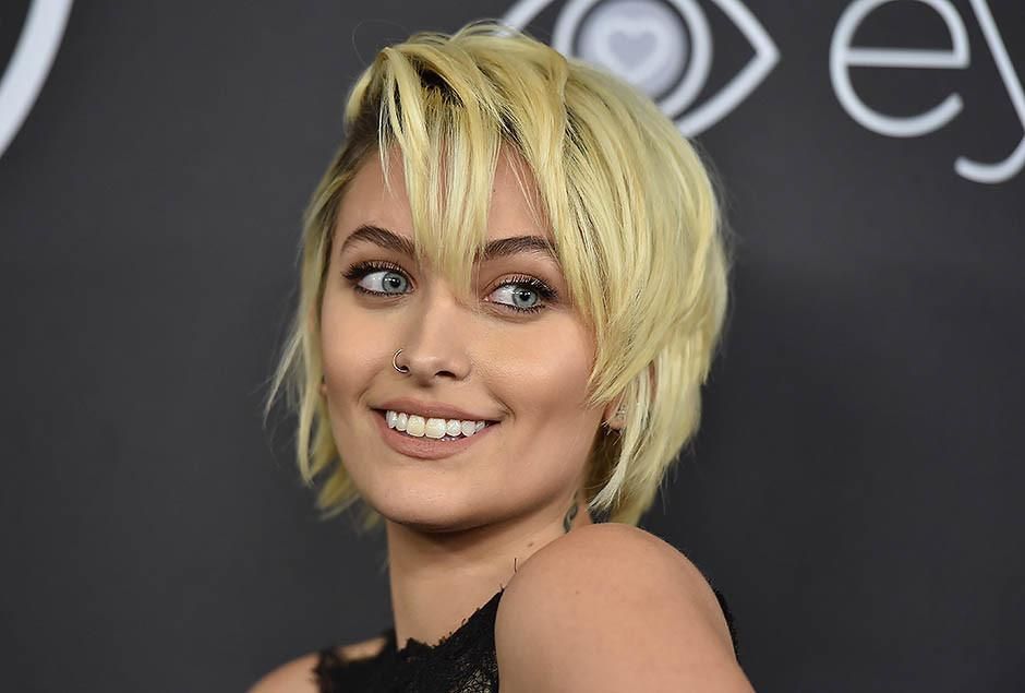 Донька Майкла Джексона показала раритетне фото із батьком зі свого дитинства Донька Майкла Джексона показала раритетне фото із батьком зі свого дитинства