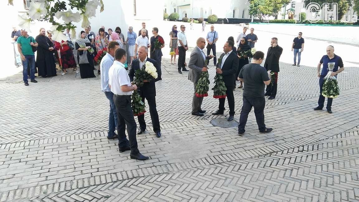 Похороны Ирины Бережной: проститься пришли Лобода и Фреймут - фото Похороны Ирины Бережной: проститься пришли Лобода и Фреймут - фото