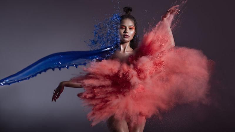 Фотографы "одели" моделей в платья из воды и песка: впечатляющие кадры Фотографы "одели" моделей в платья из воды и песка: впечатляющие кадры