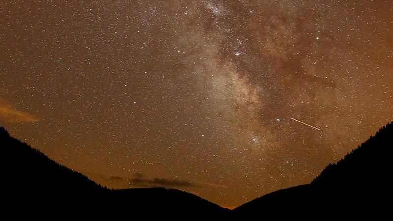 Метеоритный дождь Персеиды в августе 2017: увлекательные фото звездопада