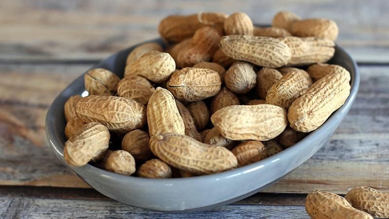 Вчені навчилися лікувати алергію на арахіс 