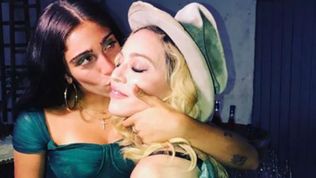 Многодетная мама: Мадонна показала всех своих детей Многодетная мама: Мадонна показала всех своих детей