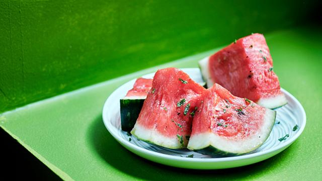 Арбуз избавит от похмелья, – врач