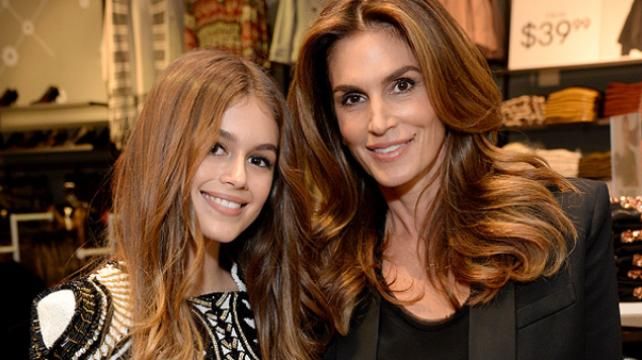 Підростаюче модне покоління: донька Сінді Кроуфорд стала обличчям колекції одягу Підростаюче модне покоління: донька Сінді Кроуфорд стала обличчям колекції одягу