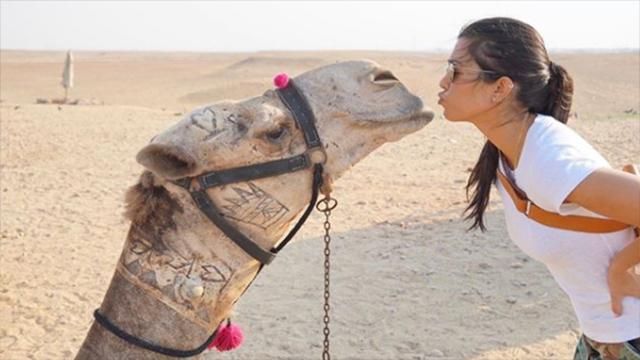 Кортни Кардашян обнажилась посреди пустыни: фото