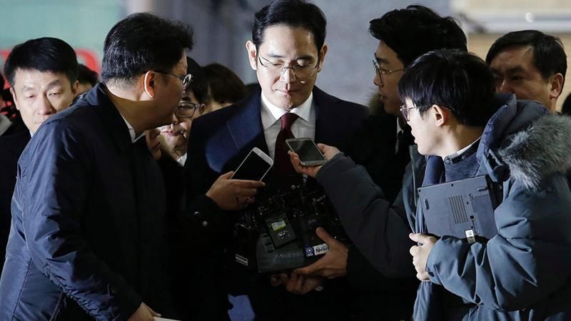 Главу компанії Samsung засудили до п'яти років за ґратами