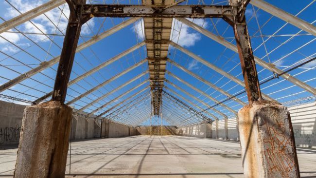 Дивовижні світлини покинутих заводів в об’єктиві французького фотографа Дивовижні світлини покинутих заводів в об’єктиві французького фотографа