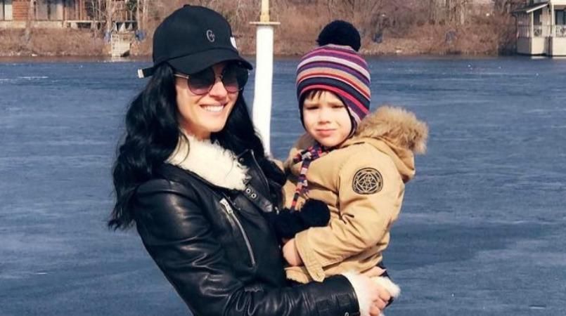 Єфросініна привітала сина з днем народження кумедним танцем: він був не в захваті Єфросініна привітала сина з днем народження кумедним танцем: він був не в захваті