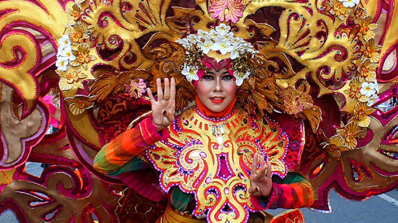 У Лондоні відбувся карнавал: з'явились неймовірні фото У Лондоні відбувся карнавал: з'явились неймовірні фото