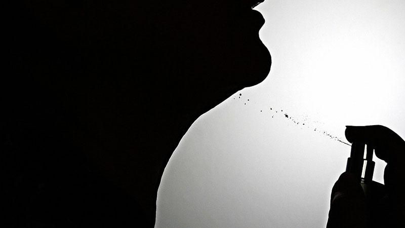 Как правильно наносить духи: 5 точек на теле, о которых вы могли не знать Как правильно наносить духи: 5 точек на теле, о которых вы могли не знать