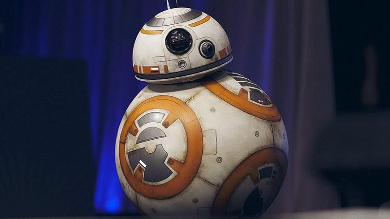 Опубликовали фото "злого" робота, который появится в новом эпизоде "Звездных войн" Опубликовали фото "злого" робота, который появится в новом эпизоде "Звездных войн"