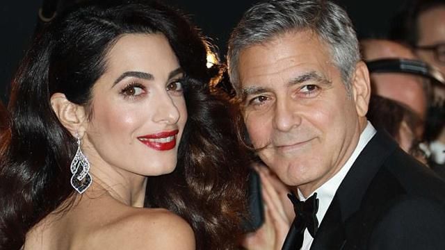 Джордж Клуни с женой устроили романтическое свидание в Венеции: фото