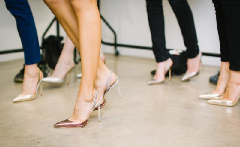 Как ходить на высоких каблуках долго и безболезненно: полезные советы