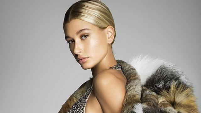 Соблазнительная Хейли Болдуин показала стройную фигуру в модной съемке: фото