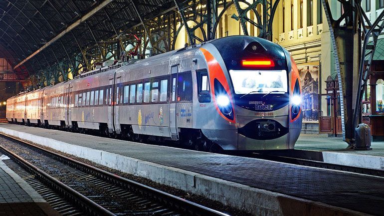"Укрзализныця" запустит два новых поезда в Европу