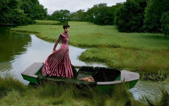 Героїня "Дівчини з татуюванням дракона" знялась у вишуканому фотосеті для глянцю Героїня "Дівчини з татуюванням дракона" знялась у вишуканому фотосеті для глянцю