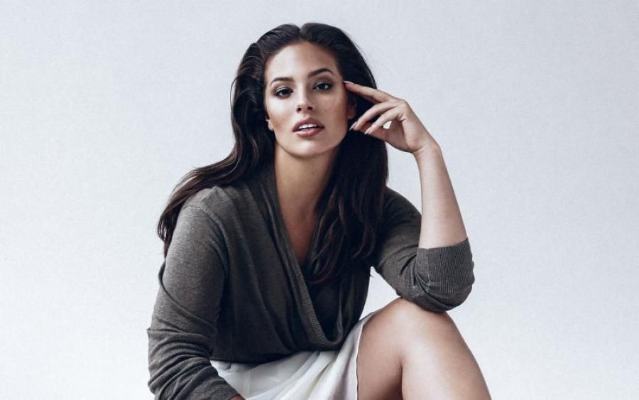 Эшли Грэм снялась в нижнем белье, отказавшись от фотошопа Эшли Грэм снялась в нижнем белье, отказавшись от фотошопа