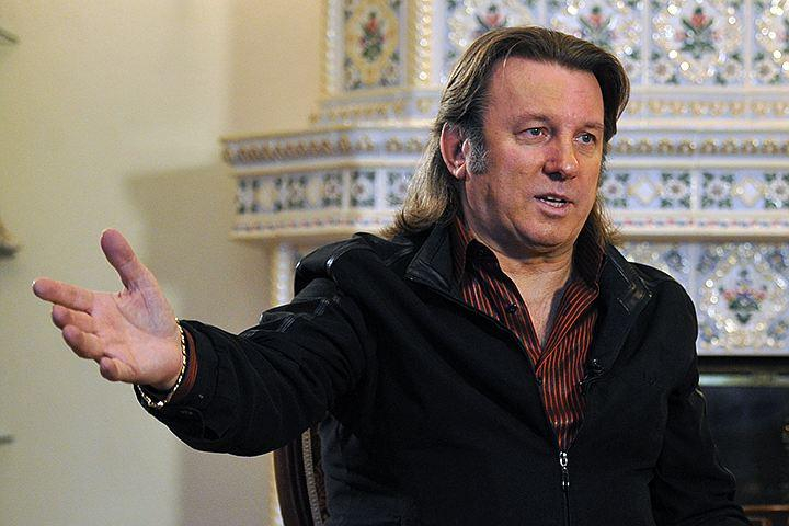 Мне кажется, я понимаю, почему заказчики обратились к Фриману, – скандальный Лоза