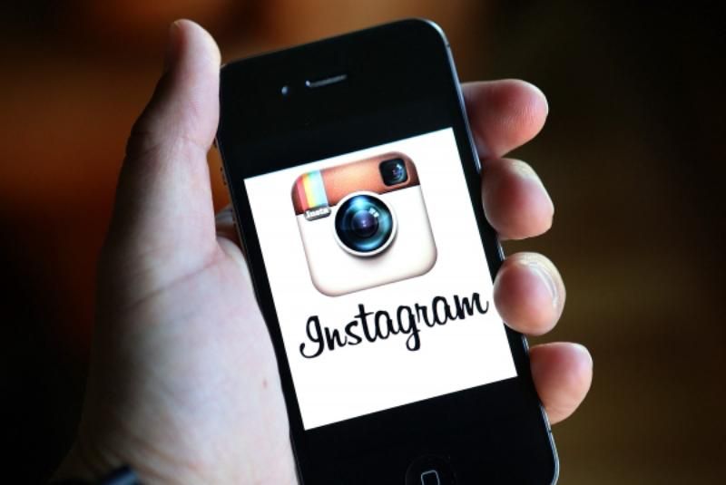 Instagram рекламировал сам себя постом, который содержал угрозы изнасилования Instagram рекламировал сам себя постом, который содержал угрозы изнасилования