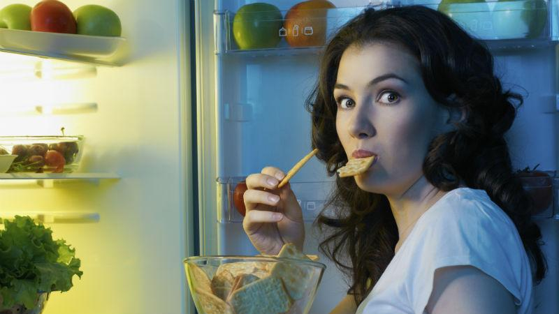 Что можно есть перед сном, чтобы не навредить организму