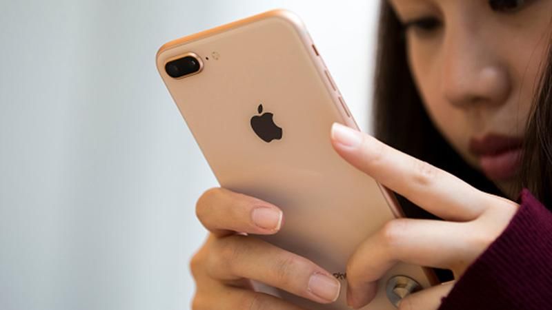 Краш-тест iPhone 8: выживет ли iPhone 8 после падения и сгибания