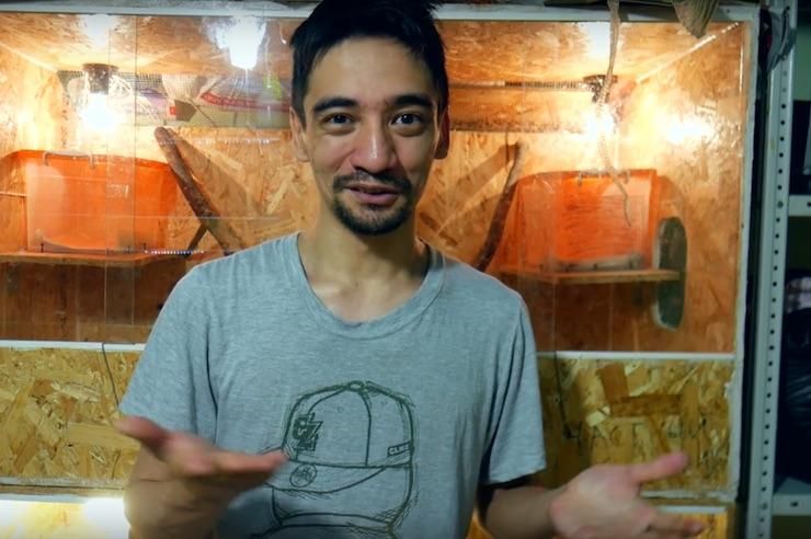 Арслан Валеев умер в прямом эфире от укуса змеи: видео Арслан Валеев умер в прямом эфире от укуса змеи: видео