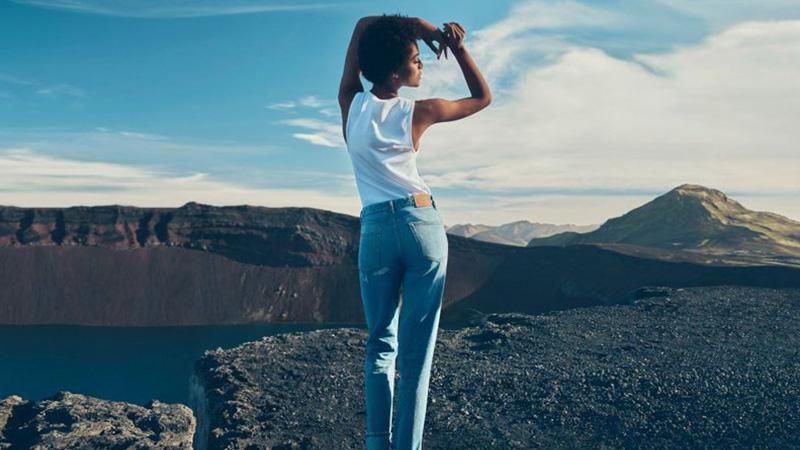 Відомий бренд одягу випустив колекцію з перероблених речей: фото Відомий бренд одягу випустив колекцію з перероблених речей: фото