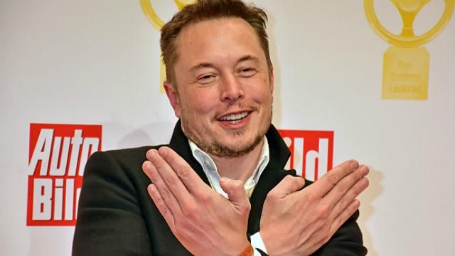 Маск предлагает вместо самолетов летать на ракетах: обещает дешевые билеты Маск предлагает вместо самолетов летать на ракетах: обещает дешевые билеты