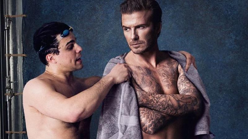 Хлопець дотепно тролить знаменитостей, підробляючи їхні фото Хлопець дотепно тролить знаменитостей, підробляючи їхні фото